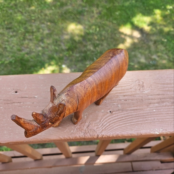 Handcarved Wood Rhino 8" x 4.5" - Picture 7 of 7